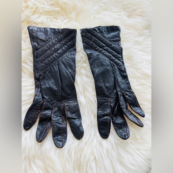 Vintage Dark Brown Genuine Leather Gloves With a Lighter Contrasting Stitch - Picture 3 of 4